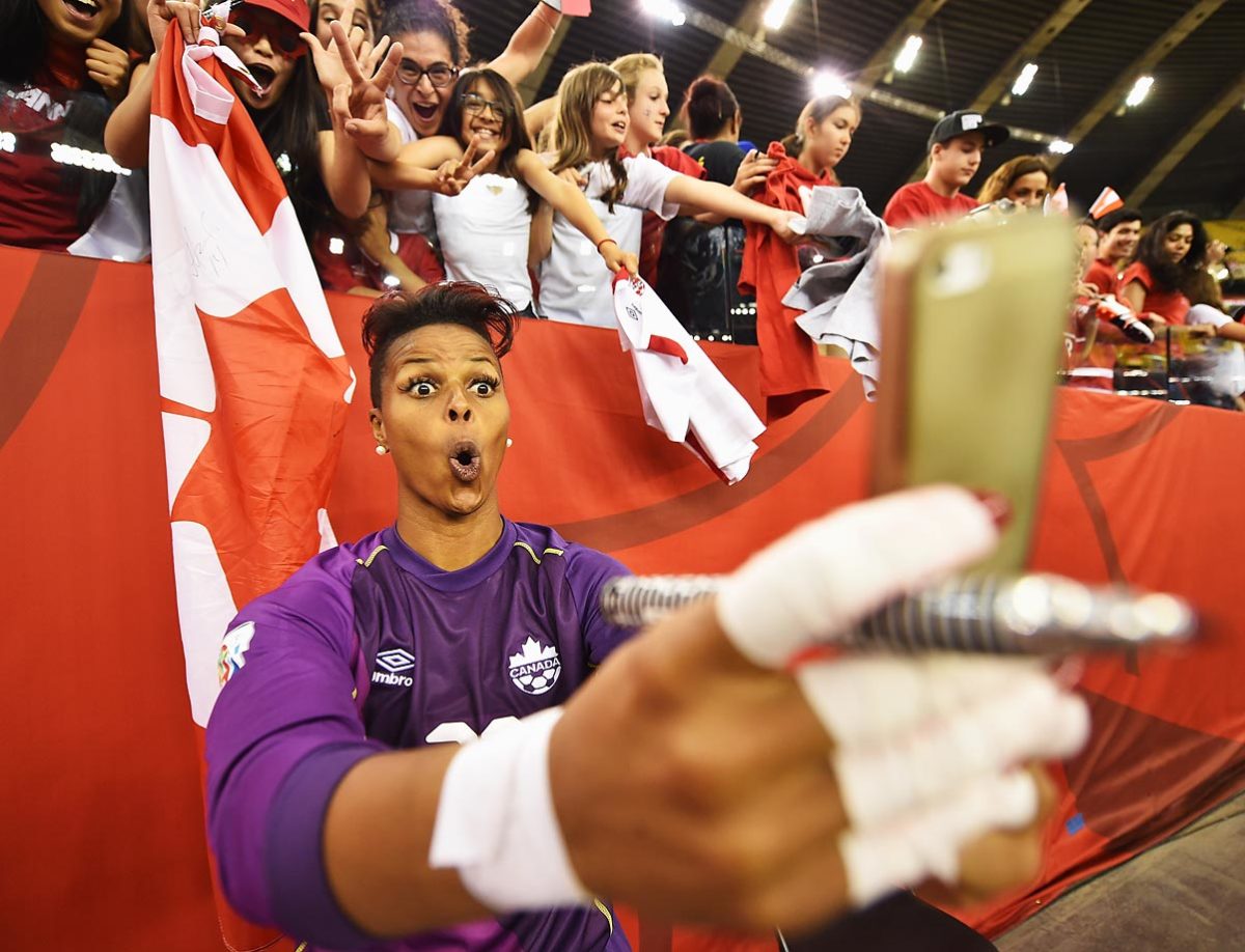 world-cup-fans-477279540_master.jpg